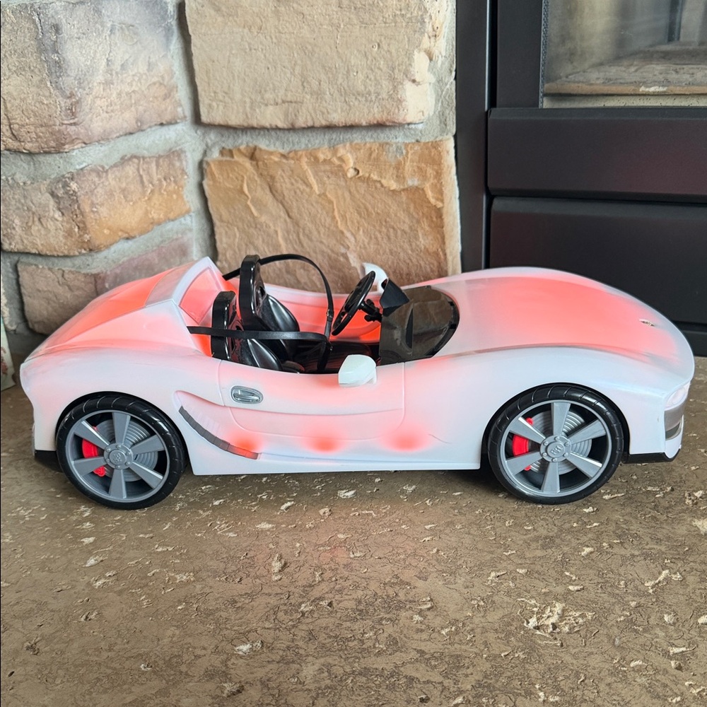 Super cute White Sports Car for Rainbow Dolls Changes colors - Picture 4 of 11